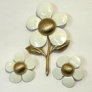 Vintage 1960's Sarah‎ Coventry Daisy Brooch Earrings Set